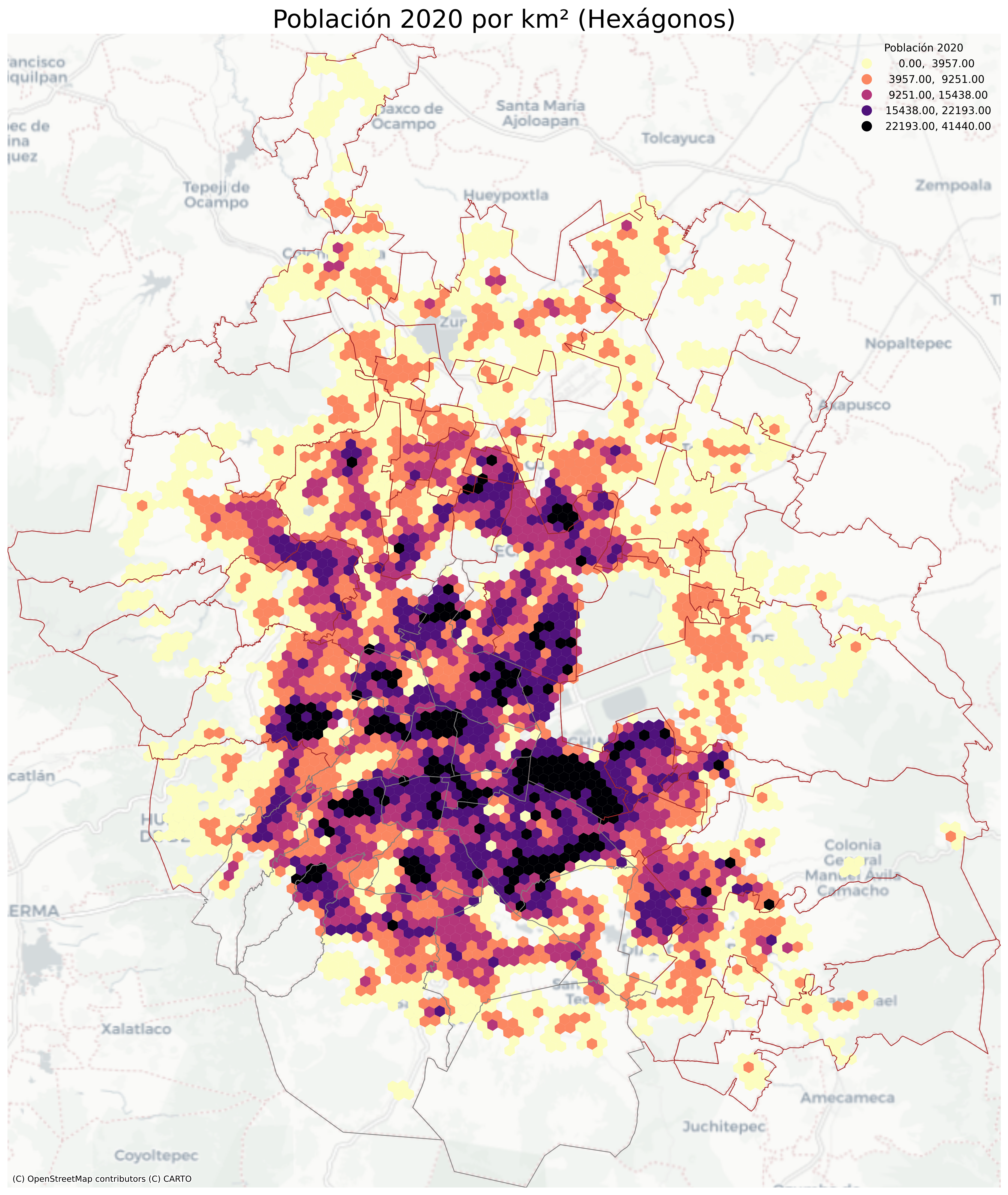 Densidad de población en la Zona Metropolitana de la Ciudad de México. Una cuadrícula hexagonal con celdas de aproximadamente un kilómetro cuadrado muestra la densidad poblacional utilizando datos del Censo 2020 [3]. La línea gris marca el límite de la Ciudad de México, mientras que la línea roja indica los límites del Estado de México y del Estado de Hidalgo.